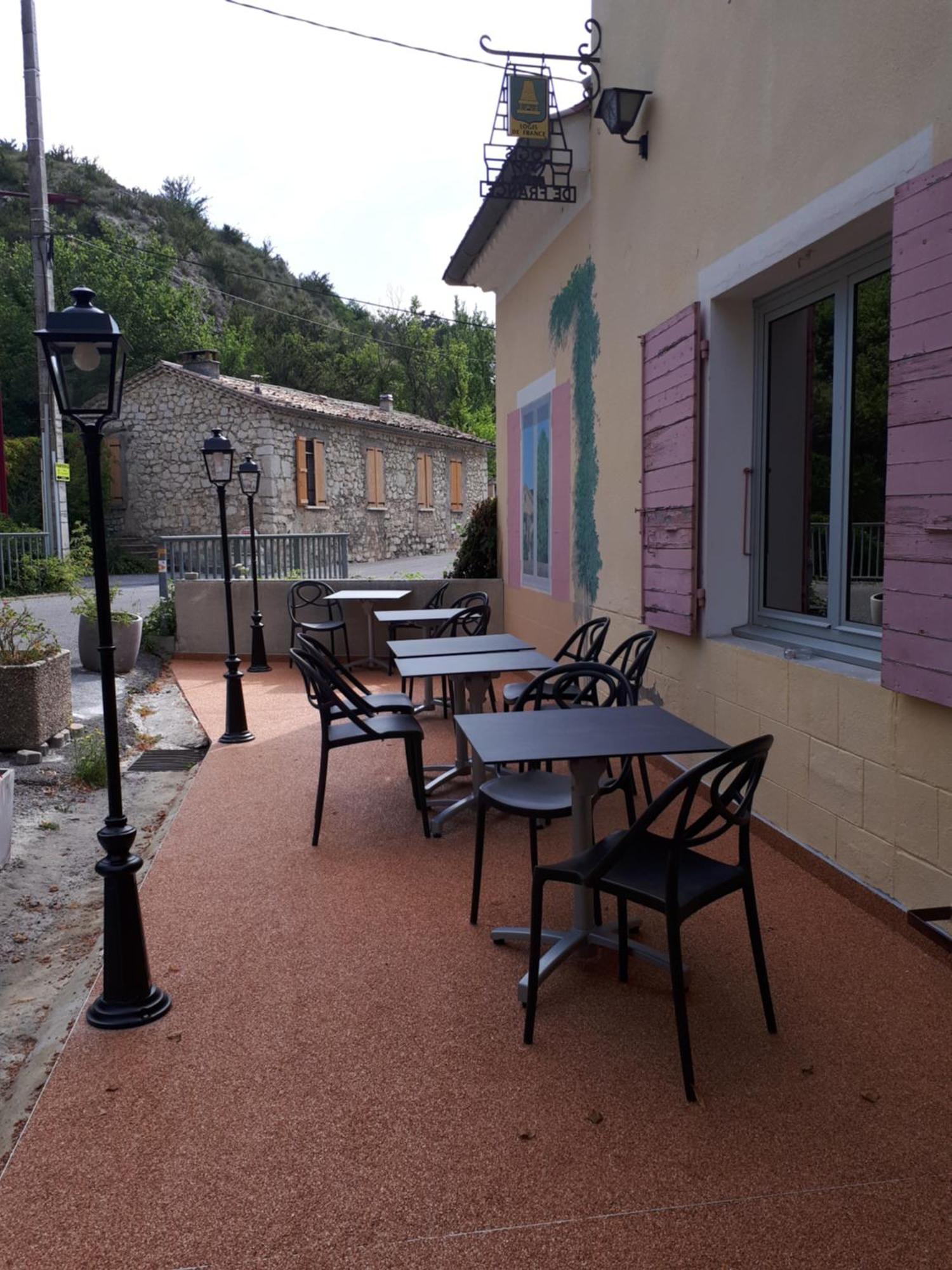 Logis Hotel Le Ceans Orpierre Exterior foto